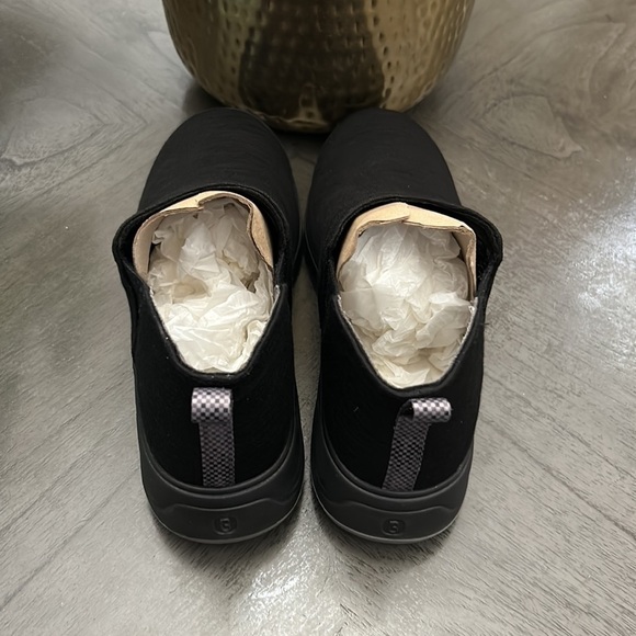 Bzees Tempo Women's Slip-on Sneaker Boots (WIDE) - Picture 8 of 11